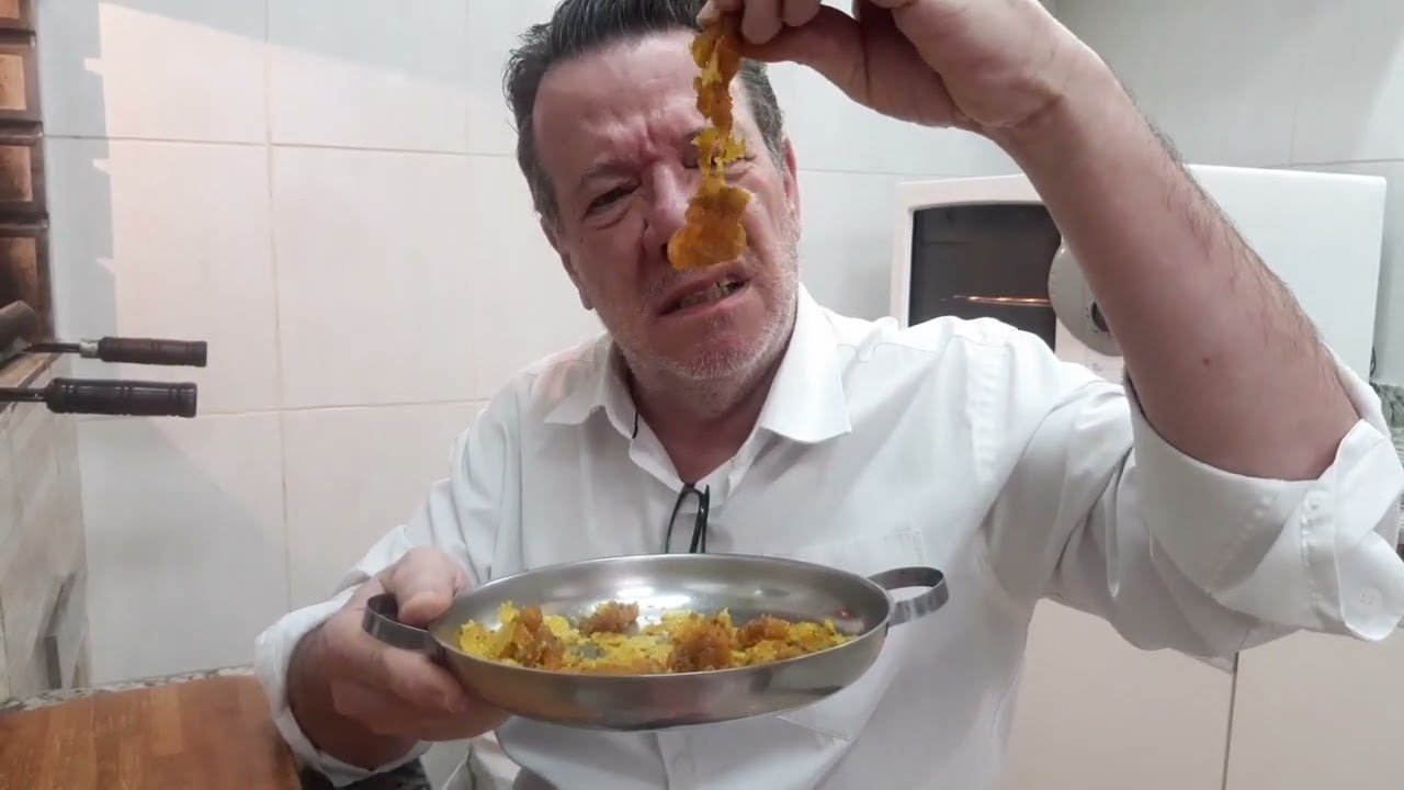 Receita: um salgadinho rápido e fácil pra servir antes do churrasco. Você não pode perder essa dica!