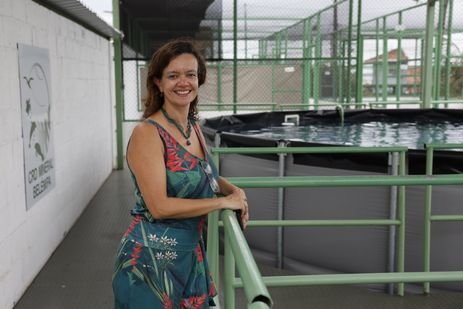 Fernando Frazão/Agência Brasil Belém (PA) 13/12/2024 – A bióloga Elisa Vieira, da área de Segurança, Meio Ambiente e Saúde da Petrobras, visita o Centro de Reabilitação e Despetrolização de Fauna mantido para a exploração na Margem Equatorial, que opera de prontidão para tratar animais marinhos em casos de acidentes. Foto: Fernando Frazão/Agência Brasil