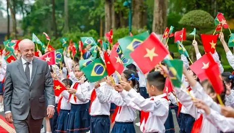 Presidente da República, Luiz Inácio Lula da Silva, durante cerimônia oficial de boas-vindas.
Palácio Presidencial, Hanói - Vietnã.

Foto: Ricardo Stuckert / PR