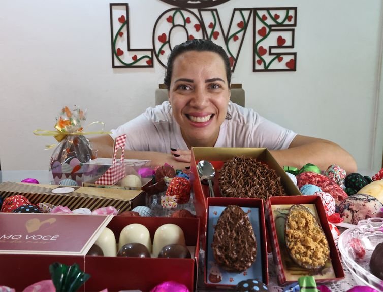 São Paulo (SP), 25/03/2025 - Ovos e bombons  de Páscoa, da chef Dayane Cristin, que vende diretamente ao público.  Foto: Paulo Pinto/Agência Brasil