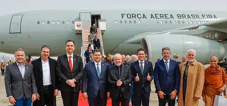 Presidente da República, Luiz Inácio Lula da Silva, durante chegada a Tóquio. Aeroporto Haneda, Tóquio - Japão.