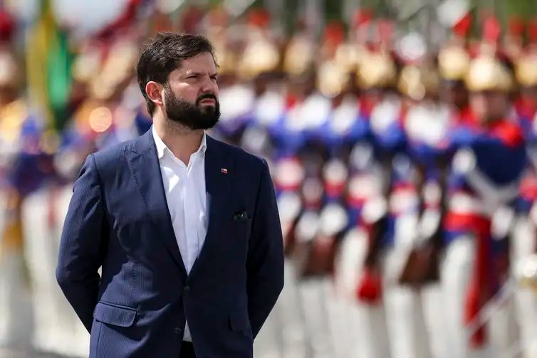 Marcelo Camargo/Agência Brasil Brasília (DF), 22/04/2025 - O presidente Luiz Inácio Lula da Silva recebe o presidente do Chile, Gabriel Boric, em cerimônia oficial, no Palácio do Planalto. Foto: Marcelo Camargo/Agência Brasil