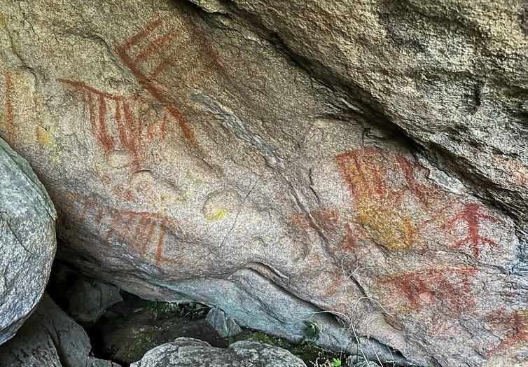 Concessionária Parquetur/PNI/Divulgação Rio de Janeiro (RJ) 07/04/2025 - Pesquisas das pinturas rupestres no PNI.
Foto: Concessionária Parquetur/PNI/Divulgação