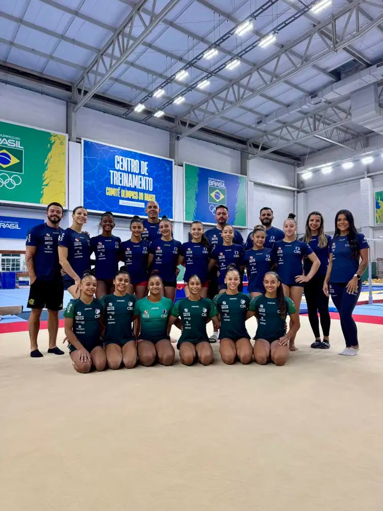 Divulgação/CBG delegação brasileira feminina de ginástica artística - embarque para disputa do 16º Troféu Cidade de Jesolo (Itália) - abril/2025