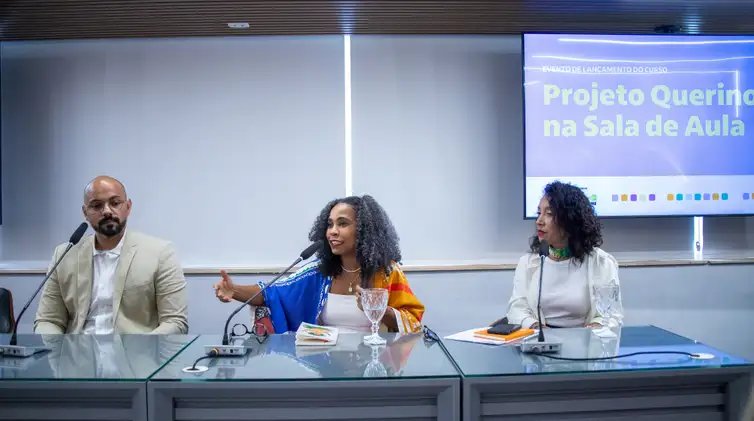 Daniel Fagundes Rio de Janeiro - 24/04/2025 jornalista Tiago Rogero fala a educadores no lançamento do Projeto Querino na Sala de Aula. Foto Daniel Fagundes