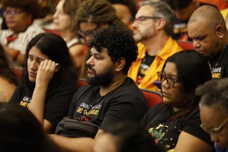 Fernando Frazão/Agência Brasil Rio de Janeiro (RJ), 13/05/2025 – Público da Universidade das Quebradas na conferência com os acadêmicos Gilberto Gil e Joaquim Falcão