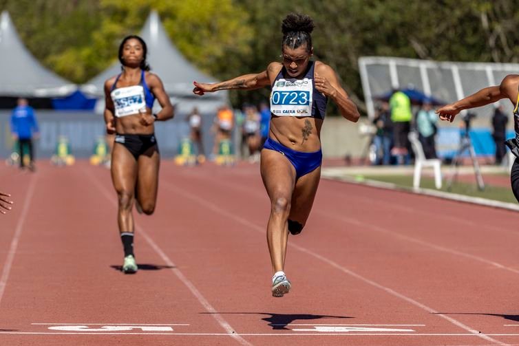 Alessandra Cabral/CPB/Direitos Reservados 31.08.2025 - Troféu Brasil de Atletismo no CT Paralímpico, em São Paulo. Foto: Alessandra Cabral/CPB - Rayane Soares cravou o recorde mundial dos 100 m para a classe T13 (baixa visão) - em 31/07/2025