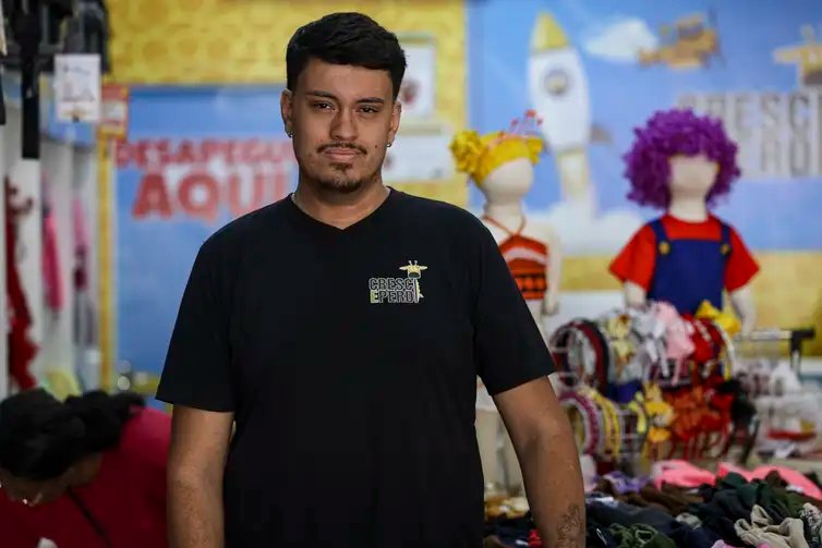 Brasília (DF), 30/01/2026 - O gerente de loja Pedro Henrique Mendonça Marques fala sobre a isenção no Imposto de Renda para quem ganha até 5mil reais.Foto: Marcelo Camargo/Agência Brasil