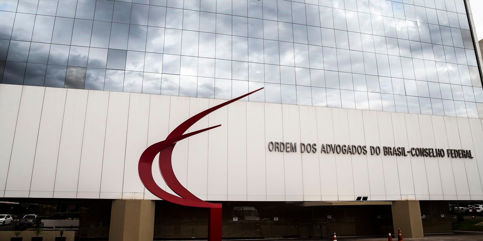 OAB cita “natureza perpétua” e pede fim de inquérito das fake news