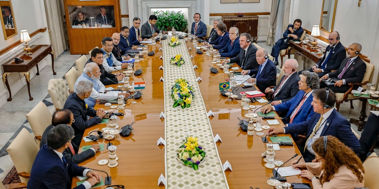 Brasil e Índia assinam acordo sobre terras raras e mineiras críticos