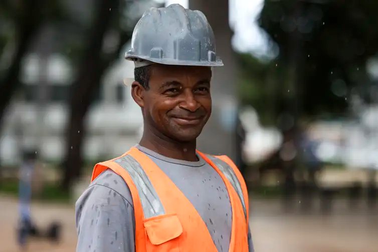 Brasília (DF), 30/01/2026 - O pedreiro Genival Gil fala sobre a isenção no Imposto de Renda para quem ganha até 5mil reais.Foto: Marcelo Camargo/Agência Brasil
