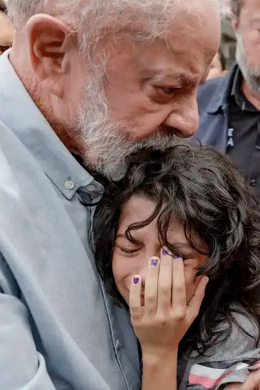 Ricardo Stuckert / PR 28.02.2026 - Presidente da Republica Luiz Inacio Lula da Silva durante Visita a áreas afetadas pelas chuvas no município de Ubá
Ubá-MG.
Foto: Ricardo Stuckert / PR