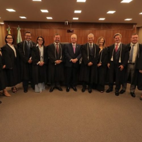 Assembleia Legislativa do Paraná | ALEP | Notícias > Primeira vice-presidente da Assembleia Legislativa prestigia posse da nova cúpula do TRE-PR