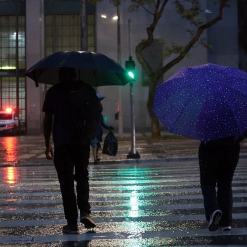 Cemaden emite alerta moderado para risco de fortes chuvas no país