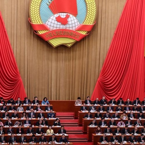 China fixa meta de crescimento econômico entre 4,5% e 5% para este ano