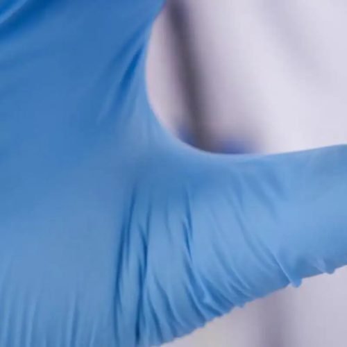 Começa vacinação de 1,2 milhão de profissionais de saúde contra dengue