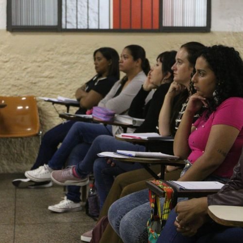 Cursinhos populares podem aderir à rede de apoio federal até o dia 4