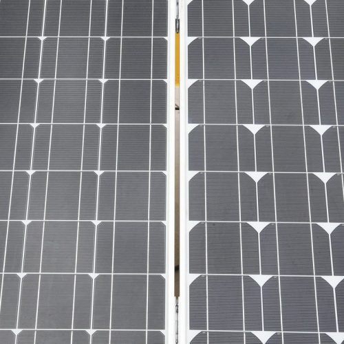 Famílias do Piauí recebem placas para geração de energia solar