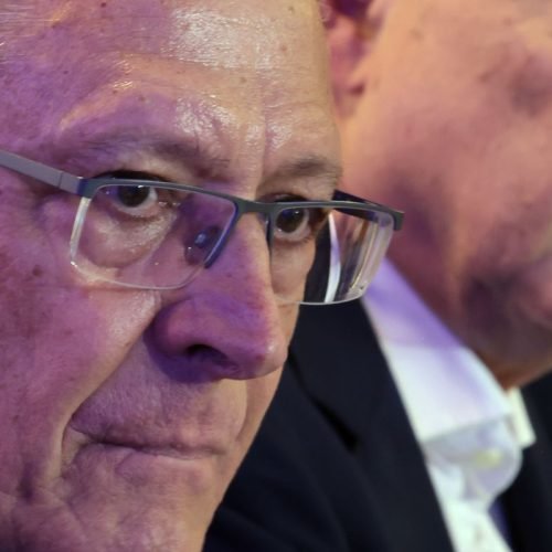 Governo prepara plano para socorrer setores afetados por tarifaço