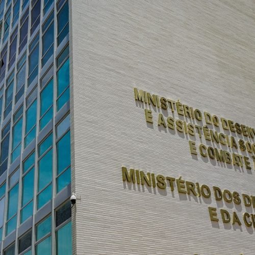 Ministérios reagem à absolvição de homem que estuprou menina em MG