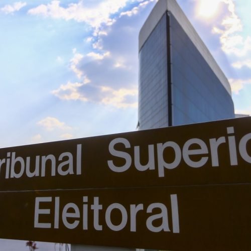 TSE aprova restrições para uso de IA nas eleições de outubro