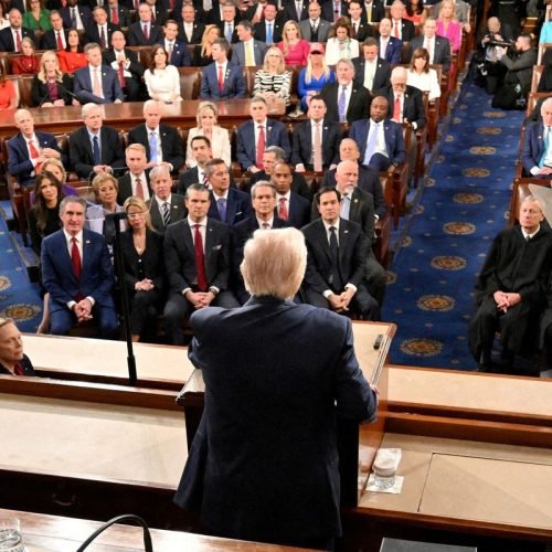 Trump proclama “era de ouro” em discurso sobre estado da União